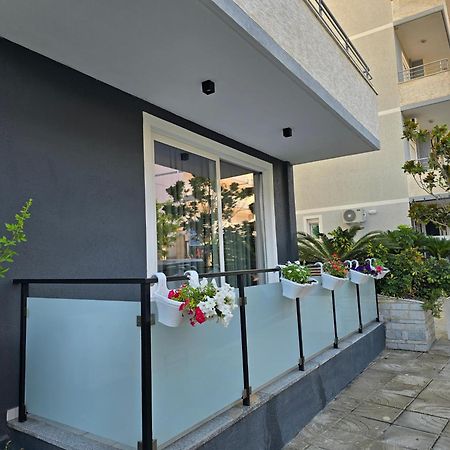 F&J Hotel Sarandë Eksteriør bilde