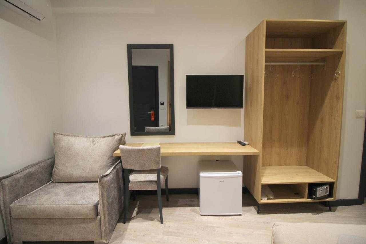 F&J Hotel Sarandë Eksteriør bilde