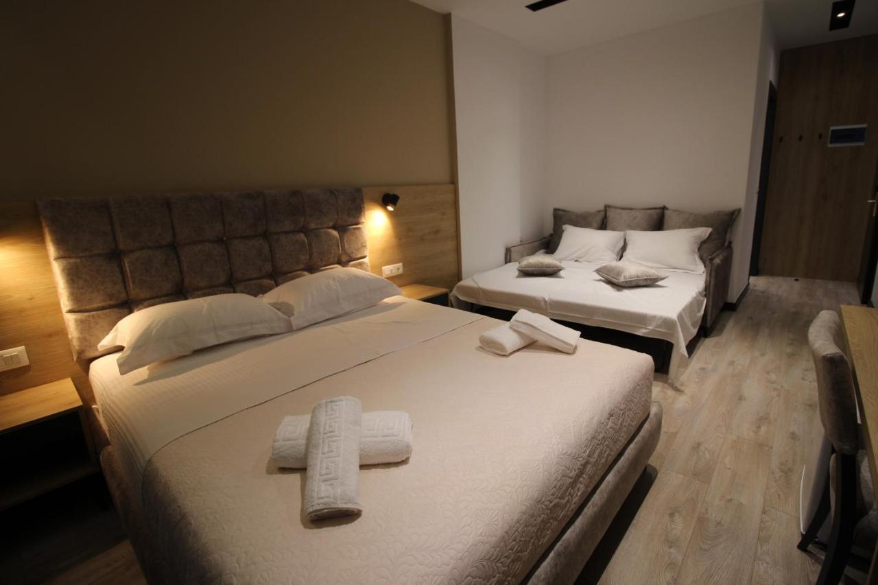 F&J Hotel Sarandë Eksteriør bilde