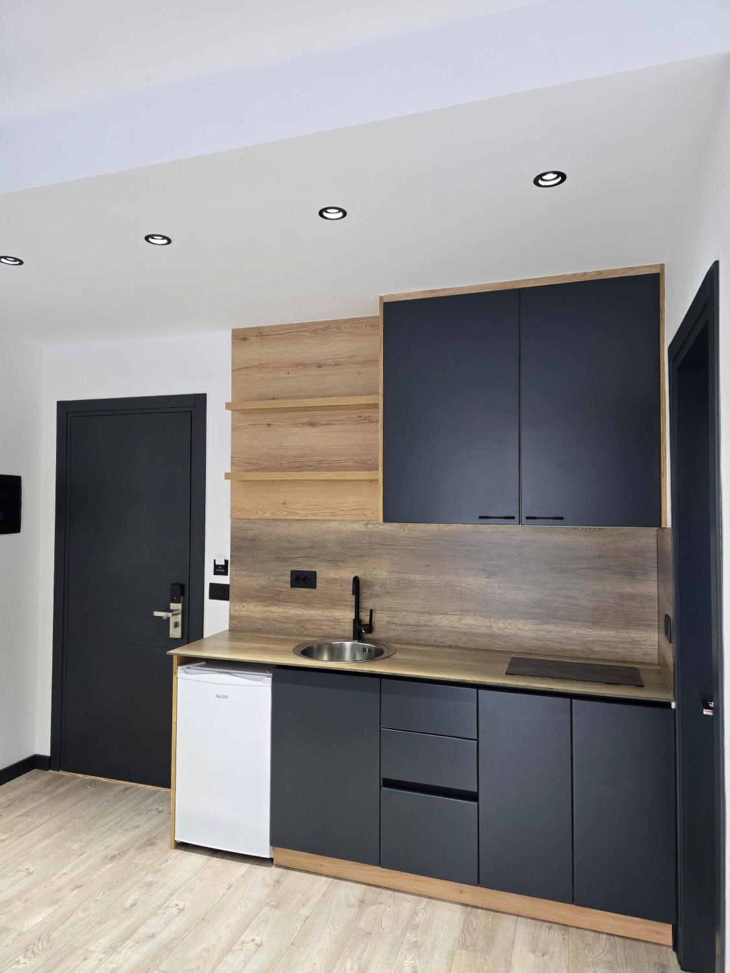 F&J Hotel Sarandë Eksteriør bilde